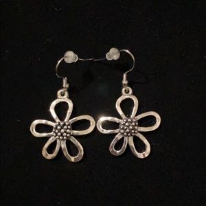 Earrings “Miss Daisy” silver Premier Designs